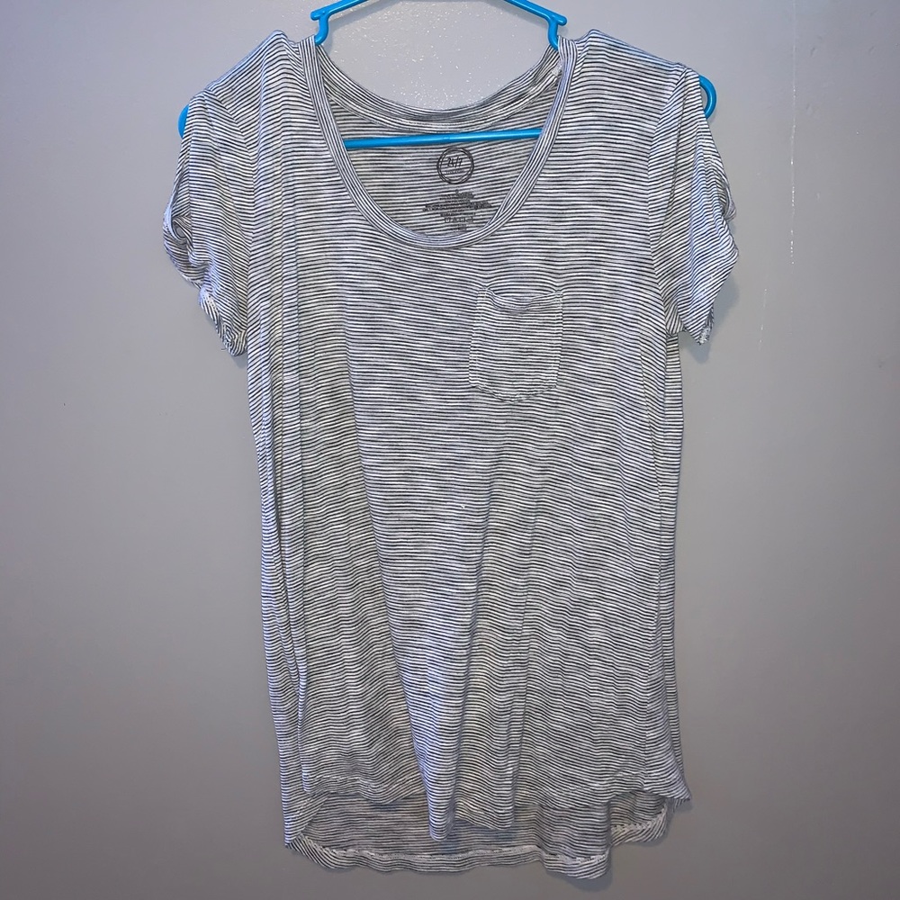 Basic B&W striped tee